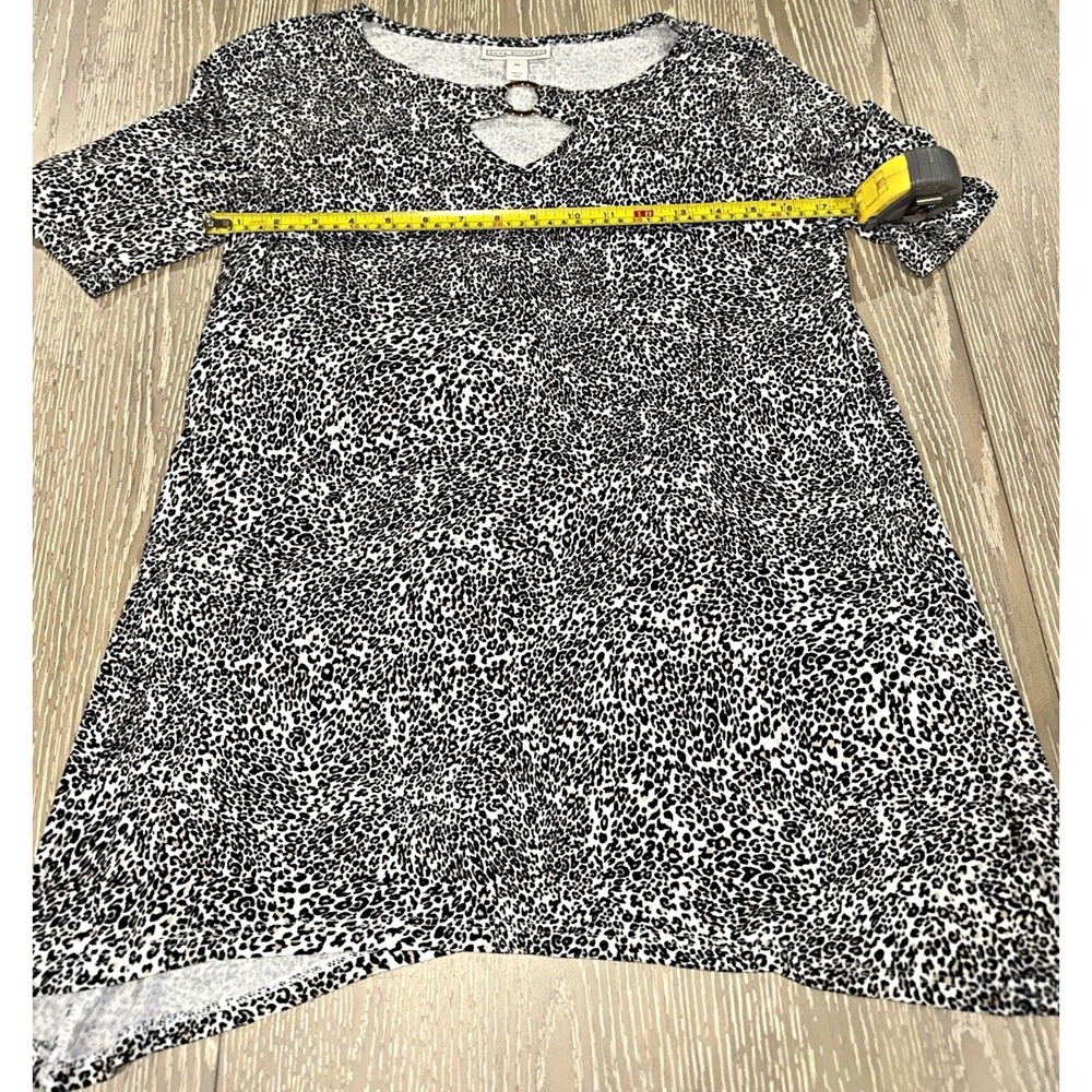 Dana Buchman Women's M Black White Animal Print Ring Crew Neck Stretch Tunic